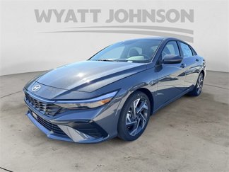New 2025 Hyundai Elantra SEL image 1