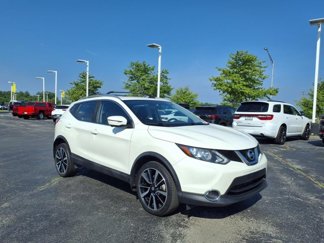 Used 2017 Nissan Rogue Sport SL image 1