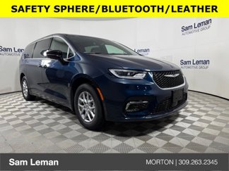 New 2025 Chrysler Pacifica Select image 1