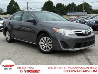 Used 2014 Toyota Camry L image 1