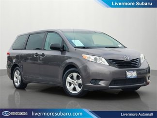 Used 2013 Toyota Sienna L image 1