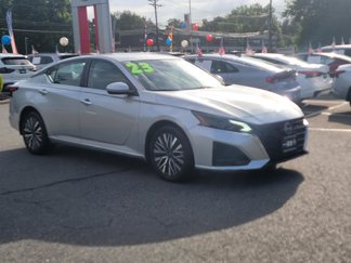 Used 2023 Nissan Altima 2.5 SV image 1