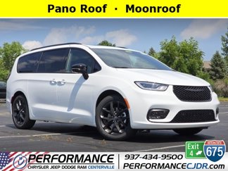 New 2025 Chrysler Pacifica Limited image 1