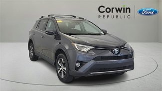 Used 2017 Toyota RAV4 XLE image 1