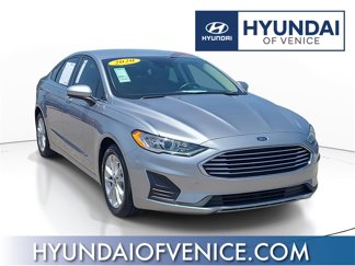 Used 2020 Ford Fusion SE image 1