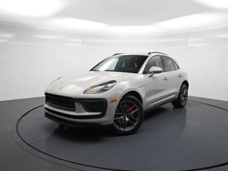 Certified 2022 Porsche Macan S image 1