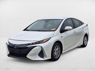 Used 2017 Toyota Prius Prime Premium image 1