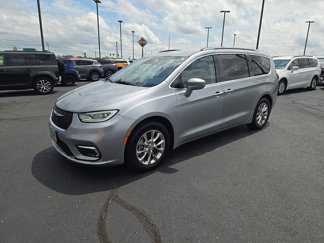 Used 2021 Chrysler Pacifica Touring-L image 1