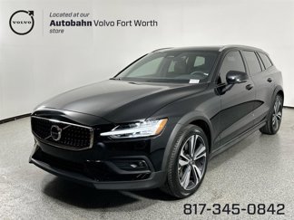 Used 2023 Volvo V60 B5 Cross Country Plus w/ Climate Package image 1