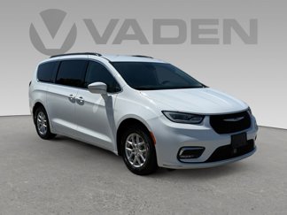 Used 2022 Chrysler Pacifica Touring-L image 1