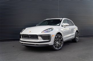 Used 2025 Porsche Macan image 1