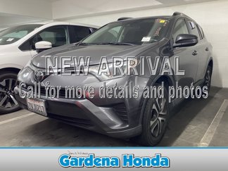 Used 2017 Toyota RAV4 LE image 1