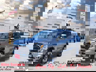 Used 2024 GMC Terrain SLE image 1
