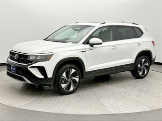 Certified 2024 Volkswagen Taos SE image 1