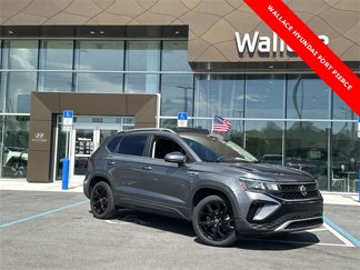 Used 2022 Volkswagen Taos SE w/ Panoramic Sunroof Package image 1