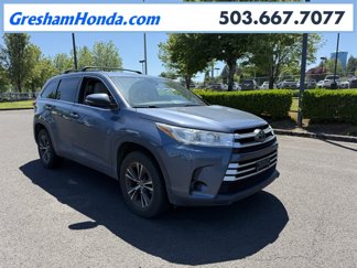 Used 2017 Toyota Highlander LE image 1