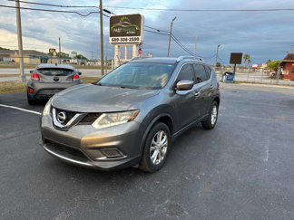 Used 2016 Nissan Rogue SV image 1