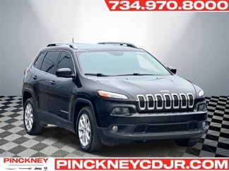 Used 2017 Jeep Cherokee Latitude w/ Cold Weather Group image 1