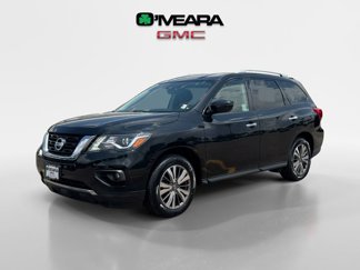 Used 2020 Nissan Pathfinder SV image 1