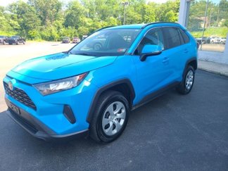 Used 2020 Toyota RAV4 LE image 1