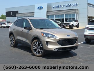 Used 2021 Ford Escape SE w/ SE Sport Appearance Package image 1