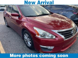 Used 2014 Nissan Altima 2.5 S w/ Sport Value Package image 1