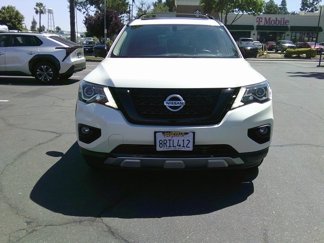 Used 2020 Nissan Pathfinder SL image 1