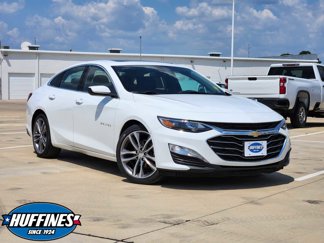 Used 2022 Chevrolet Malibu LT image 1