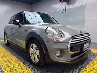 Used 2015 MINI Cooper 4-Door Hardtop image 1