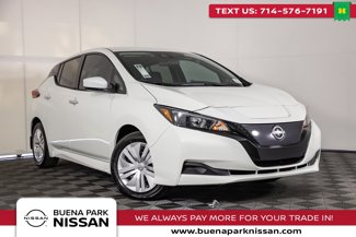 Used 2025 Nissan Leaf S image 1