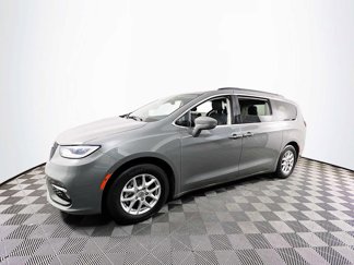 Used 2022 Chrysler Pacifica Touring-L image 1