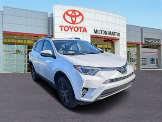 Used 2017 Toyota RAV4 XLE image 1
