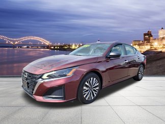 Used 2024 Nissan Altima 2.5 SV image 1