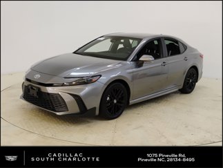 Used 2025 Toyota Camry SE image 1