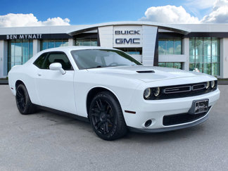 Used 2019 Dodge Challenger SXT image 1