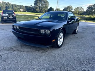 Used 2012 Dodge Challenger SXT image 1