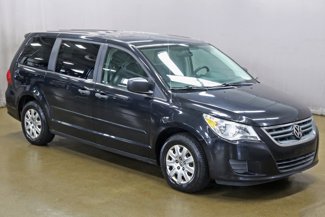 Used 2012 Volkswagen Routan S image 1