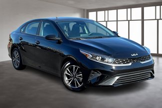 Used 2023 Kia Forte LXS image 1