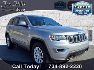 Used 2021 Jeep Grand Cherokee Laredo image 1
