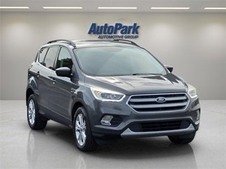 Used 2017 Ford Escape SE w/ Equipment Group 201A image 1