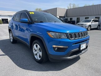 Used 2019 Jeep Compass Latitude w/ Cold Weather Group image 1