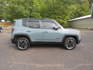 Used 2016 Jeep Renegade Trailhawk w/ Safety & Security Group image 1