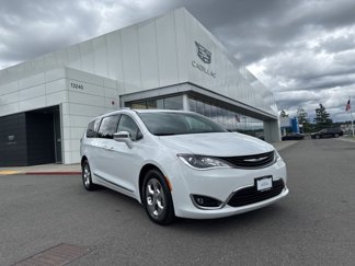 Used 2018 Chrysler Pacifica Limited image 1