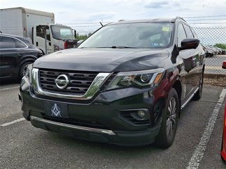 Used 2017 Nissan Pathfinder SL image 1