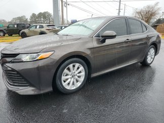 Used 2019 Toyota Camry LE image 1