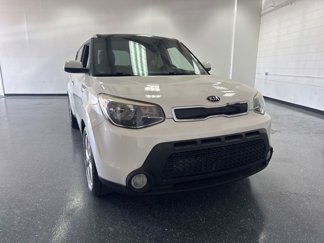 Used 2015 Kia Soul + image 1