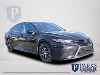 Used 2023 Toyota Camry SE image 1