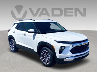 Used 2024 Chevrolet TrailBlazer LT image 1
