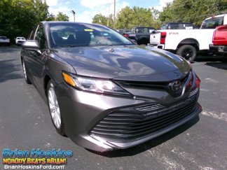 Used 2018 Toyota Camry SE image 1