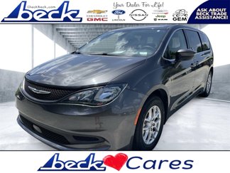 Used 2023 Chrysler Voyager LX image 1
